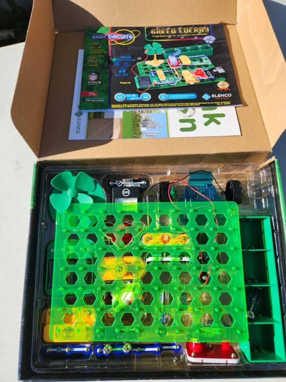 Elenco Snap Circuits Green Energy SCG-225 Science Engineering STEM Toy Projects